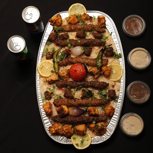 صحن مشاوي مشكل مع الرز